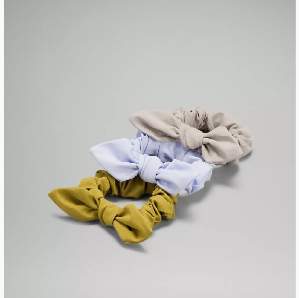 NWT Lululemon 3 pack scrunchie hair ties